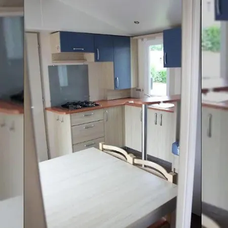 Mobil-home Spacieux Avec Terrasse Pour 6 Personnes - Api-1-52-386 Camping