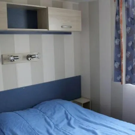 Mobil-home Spacieux Avec Terrasse Pour 6 Personnes - Api-1-52-386 *