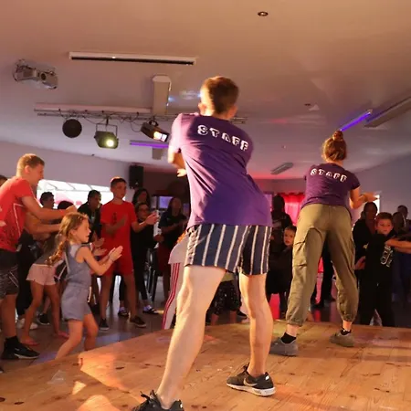 Mobil-home Avec Terrasse Pour 6 Personnes - Api-1-52-386 *