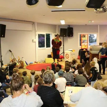 مكان تخييم Mobil-home Avec Terrasse Pour 6 Personnes - Api-1-52-386 *