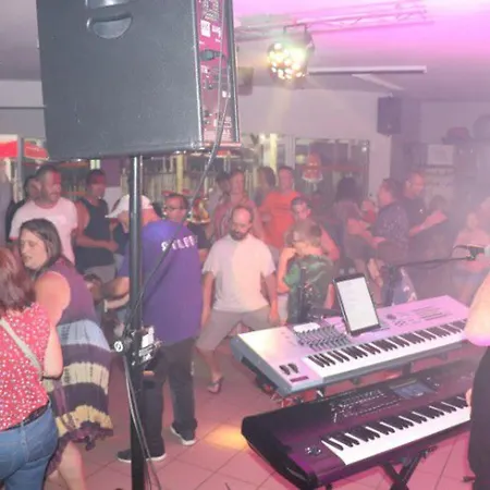 Mobil-home Avec Terrasse Pour 6 Personnes - Api-1-52-386