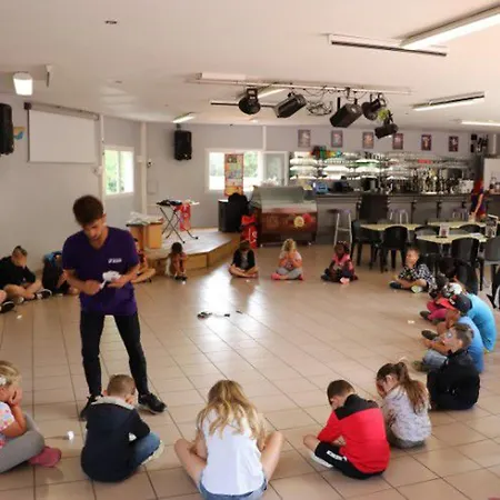 Кемпинг Mobil-home Avec Terrasse Pour 6 Personnes - Api-1-52-386