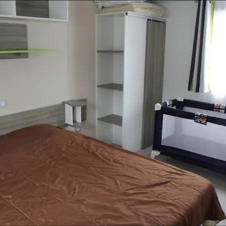 Mobil-home Avec Terrasse Pour 6 Personnes - Api-1-52-386