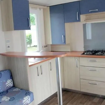 Kemping Mobil-home Avec Terrasse Pour 6 Personnes - Api-1-52-386 *